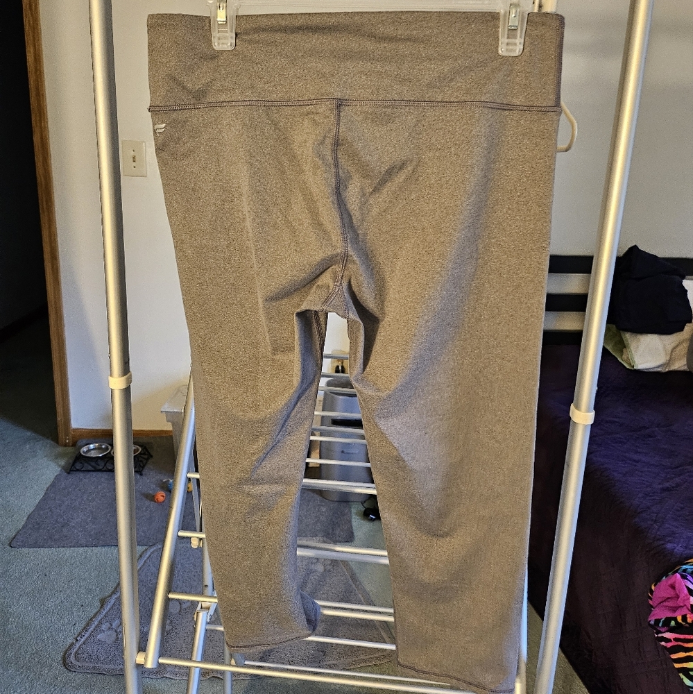 Cropped Legging - Picture 2 of 2
